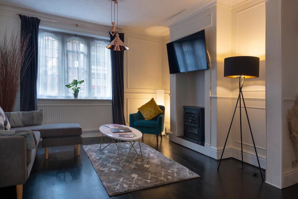 In The Heart Of Chester, Historical & Stylish Bagian luar foto