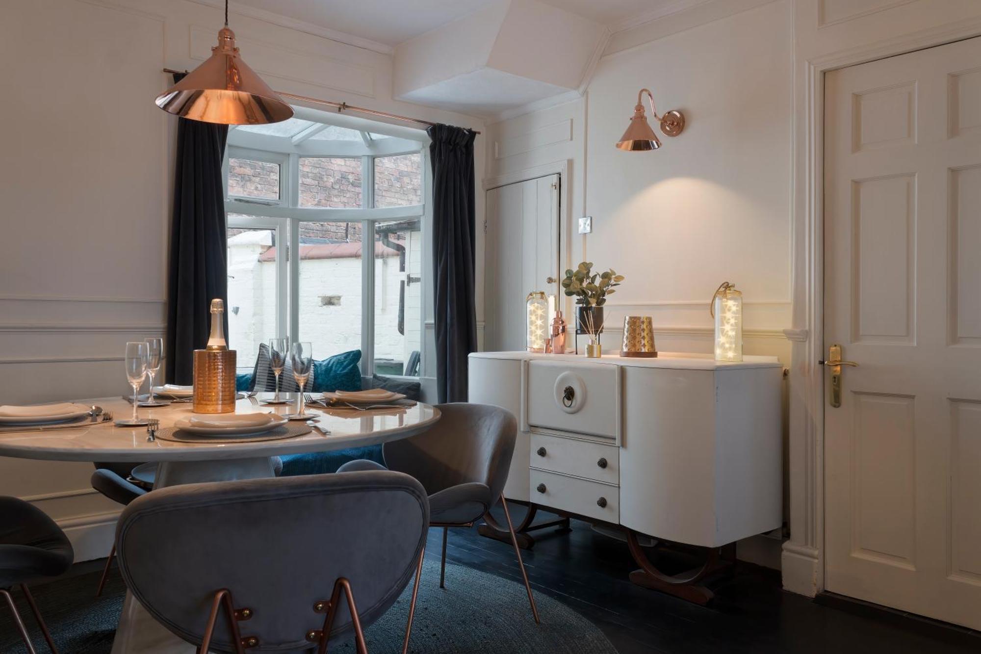 In The Heart Of Chester, Historical & Stylish Bagian luar foto